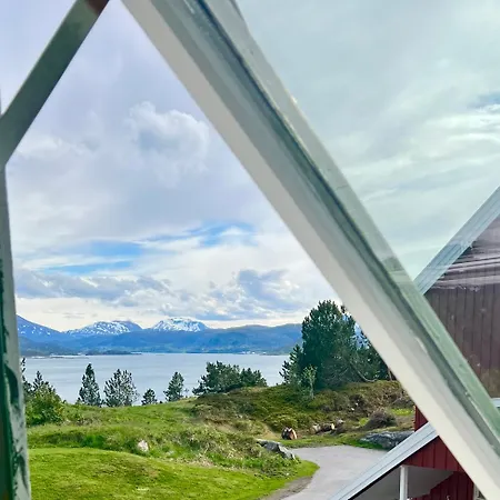 Wake Up To A Beautiful View And Smell Of The Sea Apartment Kristiansund Exterior photo
